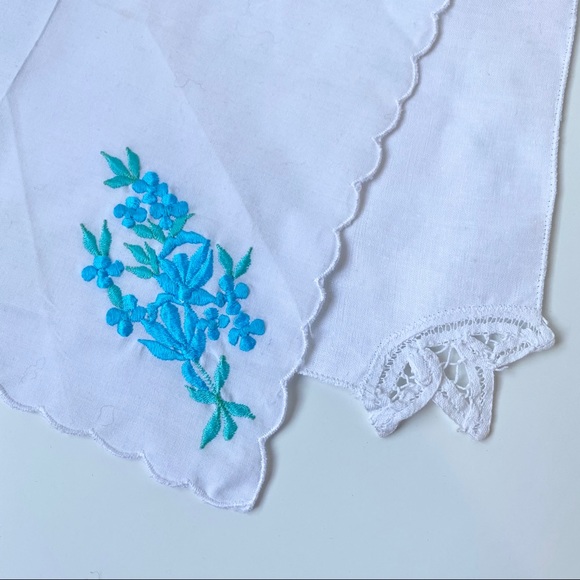 Battenberg Lace Heart Shaped Doily & handkerchiefs - Picture 8 of 9